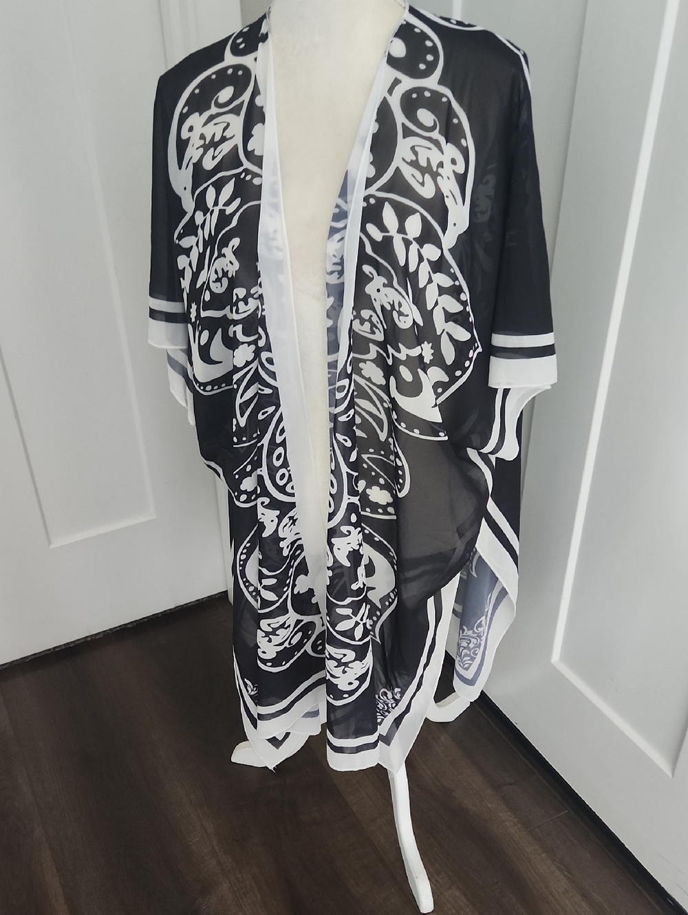 Black & White Sheer Paisley Kimono